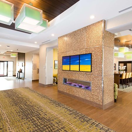 Hampton Inn By Hilton Лойдминстер Екстериор снимка