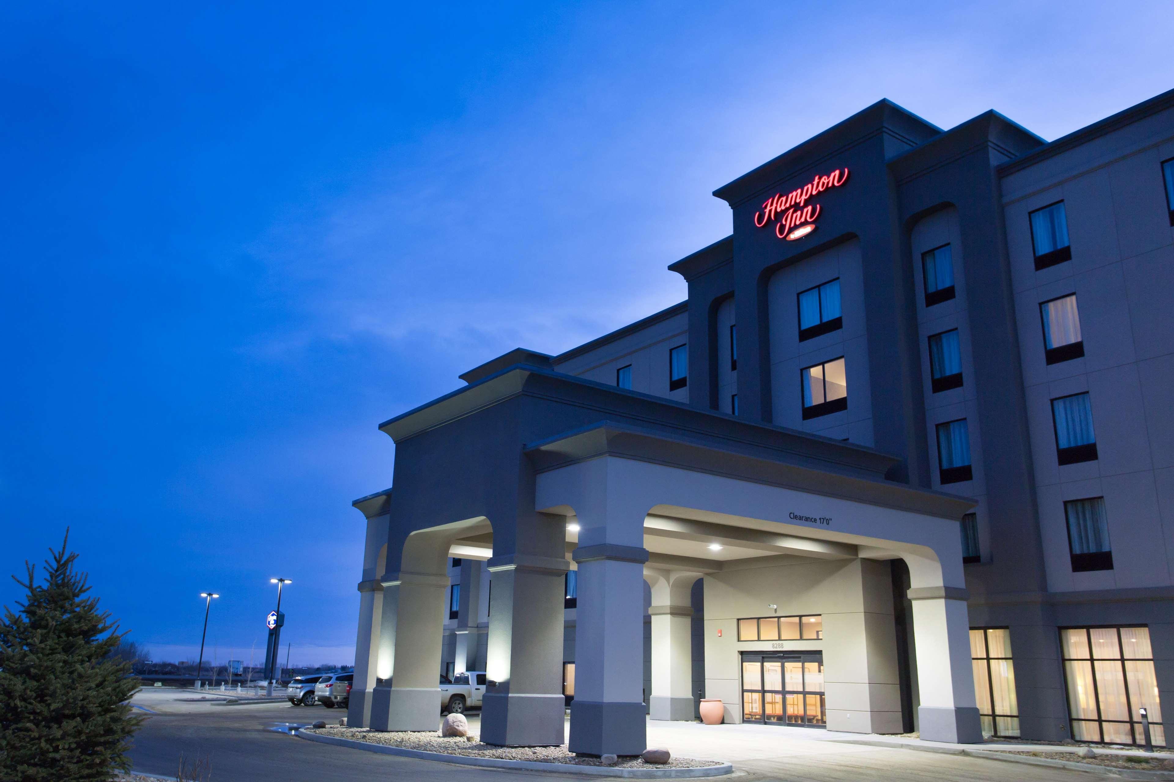 Hampton Inn By Hilton Лойдминстер Екстериор снимка